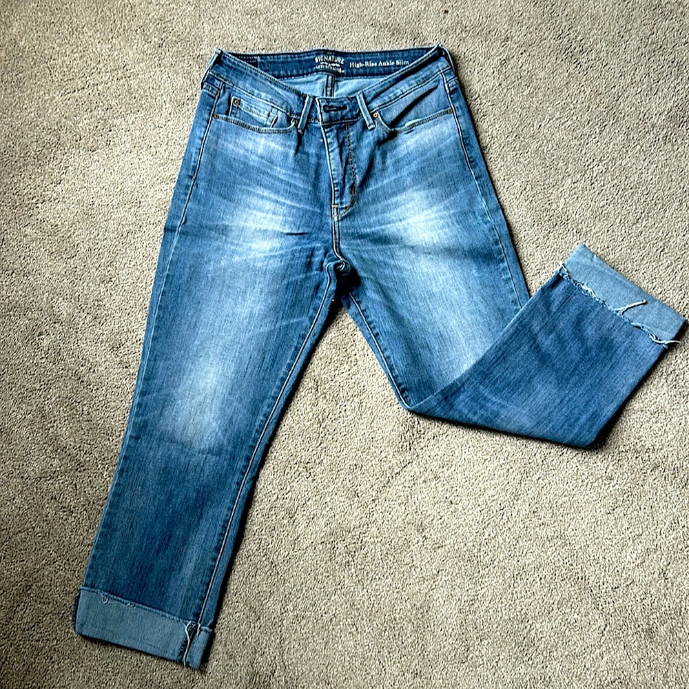 Women’s Signature Levi Strauss High Rise ankle slim jeans size 8 Waist 29